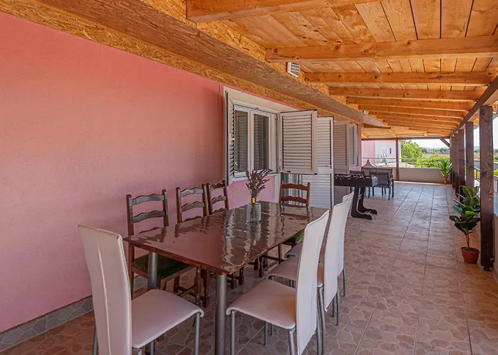 In With Wifi Nyaraló